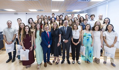 El COMCAS da la bienvenida a los MIR y reconoce a los médicos con 25 y 50 años de colegiación