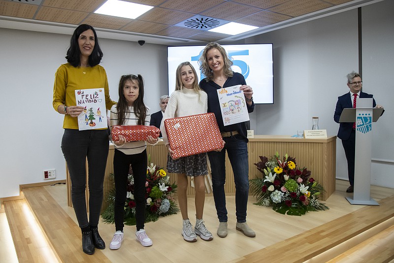Julia García Álvarez, Shivani Evaristo Rufino y Violeta Serrano Díaz, autores de los dibujos navideños premiados 